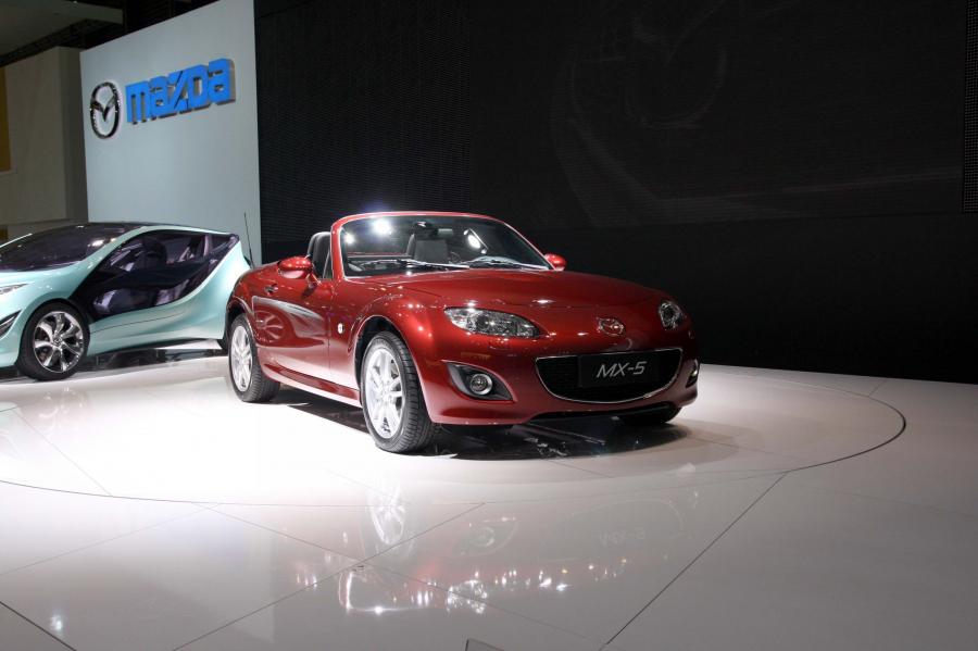  Mazda MX-5 Roadster Coupe 2009 года  (фото 19 из 34)